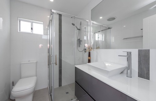 Kallaroo House | Prestigious Northshore Guest House - Comfortable Living Close To Mullaloo Beach
