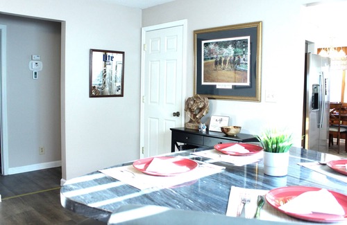 Prestonia House | PRESTON PLACE: Walk to Kentucky Expo Center! 4 Bedroom/2 Bath Home Sleeps 10