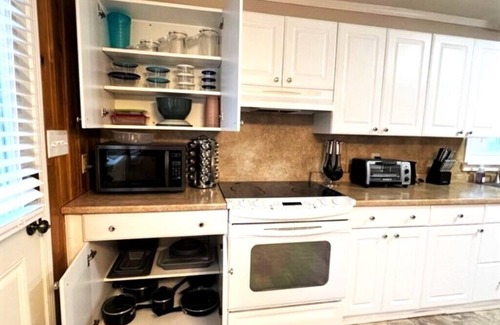 Prestonia House | PRESTON PLACE: Walk to Kentucky Expo Center! 4 Bedroom/2 Bath Home Sleeps 10