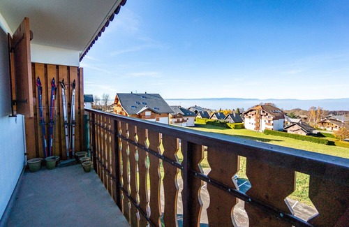 Thollon-les-Memises Apartment | pretty apartment 1bedroom direct access gondola balcony lake view private parking