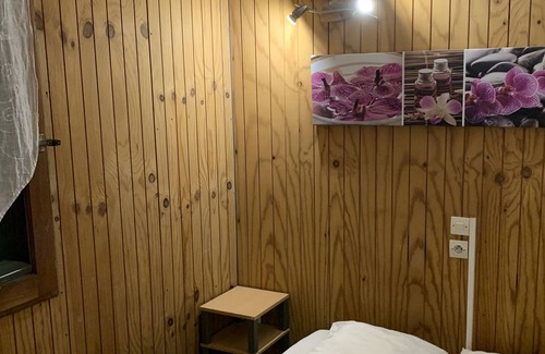 Bollene Ski Chalet | pretty chalet for 4 in a 5***** campsite