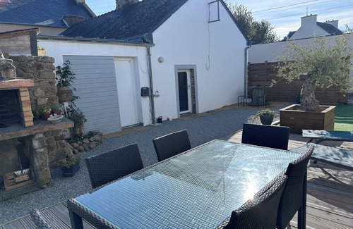 Ploudalmezeau House | PRETTY COTTAGE CLOSE TO BEACHES AND PORT, KAYAKS, PETS ALLOWED