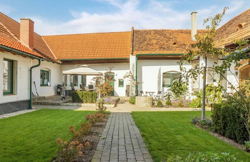 Loipersdorf bei Fuerstenfeld Apartment | Pretty holiday apartment in Bad Loipersdorf near Fürstenfeld / Styria