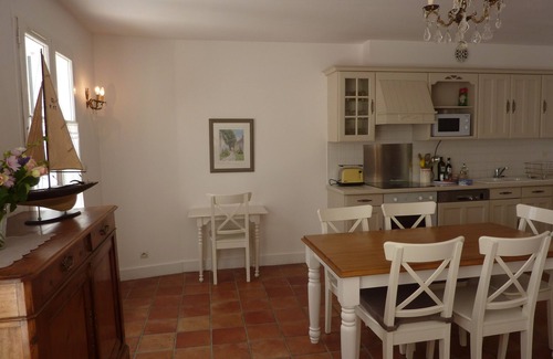 La Flotte House | PRETTY HOUSE WITH COURTYARD IN THE HEART OF THE VILLAGE IN A FLOWER-FILLED CUL-DE-SAC