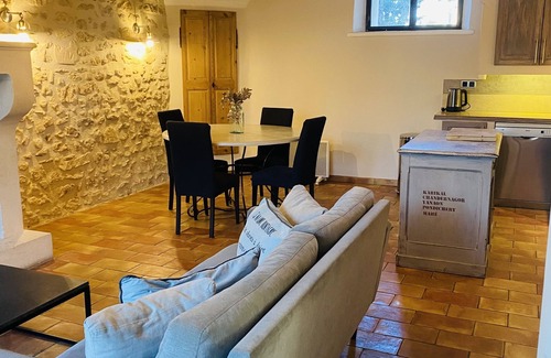 St.-Remy-de-Provence House | pretty mazet with swimming pool 2 steps from the village center