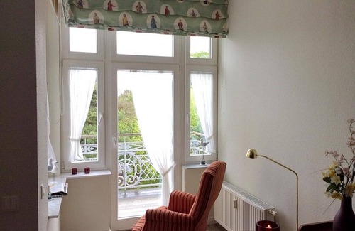 Seebad Heringsdorf Apartment | Pretty vacation apartment with two balconies - only 100 m to the fine sandy beach -