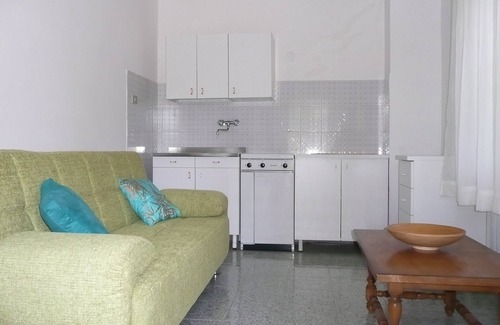 Elice House | Pretty villa's view has the wow factor midway between beach and mountains