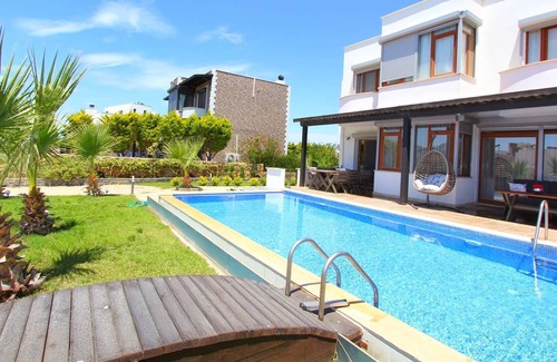 Dagbelen Villa | PRİVATE POOL VİLLA İN QUİTE LOCATİON...just 1,5km far to beach
