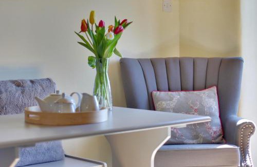 Alport Apartment | Priesthill HotTub Pool Dog Friendly PeakDistrict
