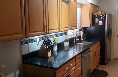 Countryway House | Prime Location! 2 Min to the Bay, 15 Mins to Beaches & Attractions, Pet Friendly