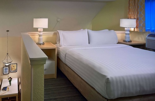 Omaha Hotel | Prime Location! 3 Convenient Units, Free Breakfast, Onsite Pool, Free Parking