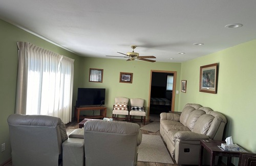 Devils Lake House | PRIME LOCATION- 6 Mile Bay nCentrally located for hunting/fishing.