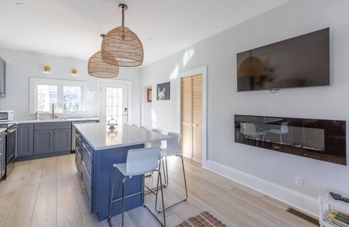 Marblehead House | Prime location in town w parking! Walk to beach, shops & harbor-Sleeps 9