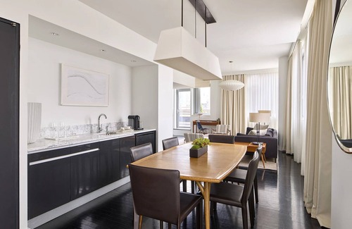 Tribeca Hotel | Prime Location! Relaxing unit, Close to Highline NYC & Strawberry Fields!