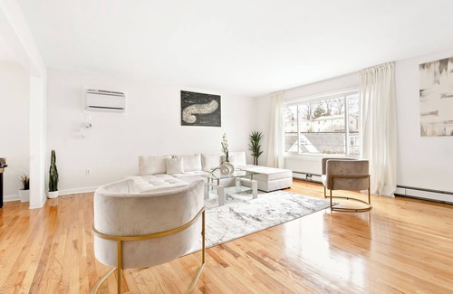 Southeast Yonkers House | Prime Luxury NYC with Balcony+Gameroom+Free Parking!