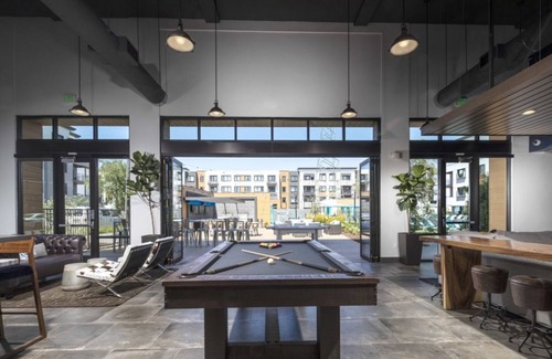 Menlo Park Condo | Prime Menlo Park Location: 2BR Condo with Spectacular Amenities