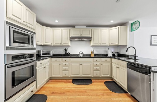 Old Orchard Beach Condo | Prime oceanfront location at the Grand Victorian