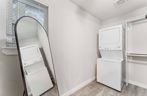 Highland Apartment | Prime West Downtown studio w/washer&dryer