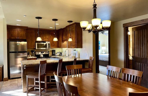 Breckenridge Resort | Primer ski in/out Grand Lodge on Peak 7