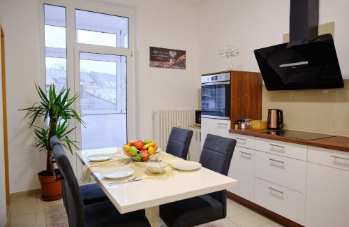 Frohnhausen Apartment | PrimeTime Suite für 8+Küche/WIFI