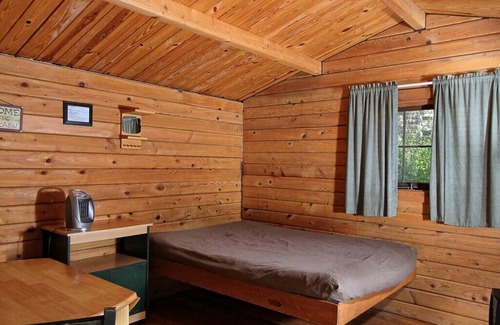 Centre Hall Cabin | Primitive Cabin PC2