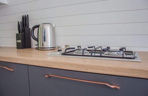 Pickering Cabin | Primrose Family Glamping Pod | sleeps 4 - Gold Award winning