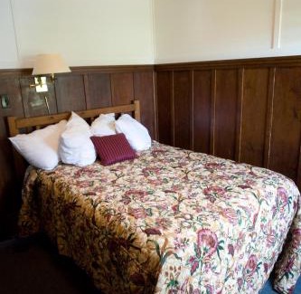 Waterton Park Hotel | Prince of Wales Hotel