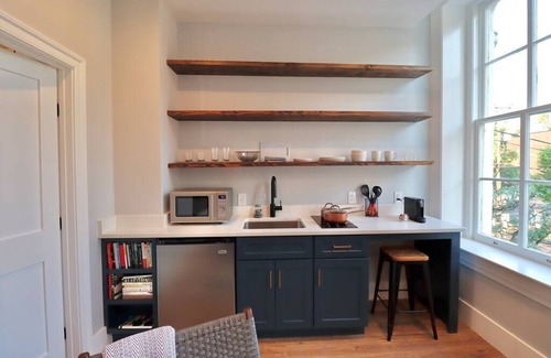 Old Town Alexandria House | Prince Street Inn, Entire Building
