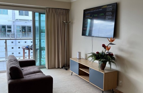 Auckland Central Business District Apartment | Prince Wharf: Harbour & Skytower View Suite with Balcony