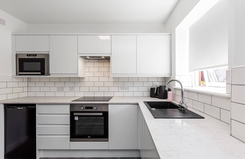 Preston Apartment | Princes | 2 Bedrooms Parking Wi-Fi | Cozy Pads