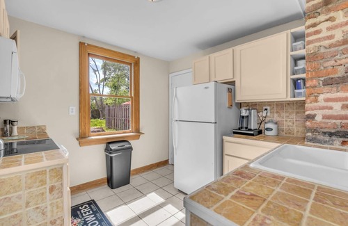 Old Town Fredericksburg House | Princess RSVP- Centrally located, Minutes to Mary Washington Hospital & I95
