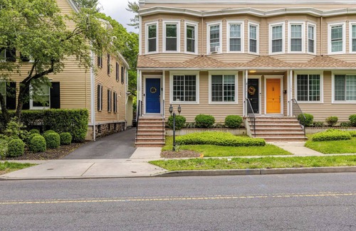 Princeton House | Princeton Writer's Nest - 2BR walking distance to campus and Marquand Park!
