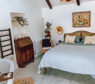 Cowden Bed & Breakfast | Priory Cottage Stables