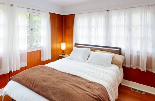 Amazon House | Pristine, dog-friendly home with spacious interior, washer/dryer & enclosed yard