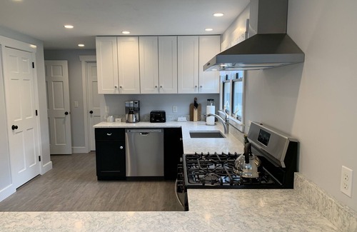 Eastham House | Pristine home w/heated salt water pool - 5 NIGHT MIN- MIDWEEK & WEEKLY DISCOUNT