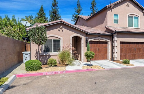 Raisin House | Pristine Luxury Townhouse for Professionals