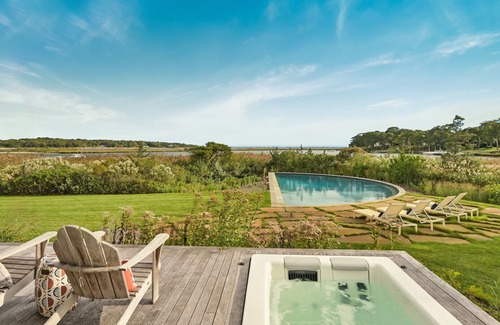 Eastport House | Pristine waterfront eco-estate with panoramic views, surrounded by 22.