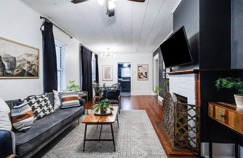 Freetown - Port Rico House | Private 1 BR in Lafayette Kitchen, Garden & Shared Living