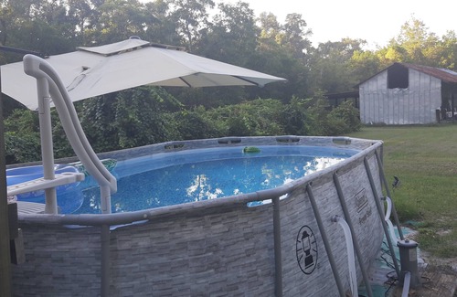 High Springs RV Rental | Private, 1 Mile to Poe, 4 miles to Blue, 6 Miles to Ginnie. Tent/Camper camping