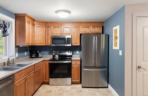 Woodstock Apartment | Private 1BD in Heart of White Mtns: Balcony, River Access, Full Kitchen & More