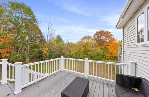 Woodstock Apartment | Private 1BD in Heart of White Mtns: Balcony, River Access, Full Kitchen & More
