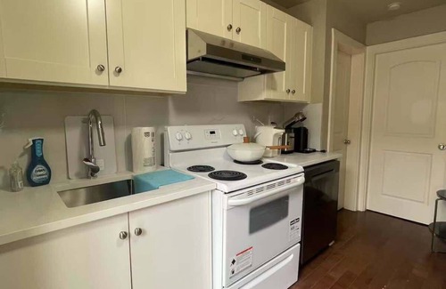Marpole House | Private 1BR Suite in Prime Vancouver Location