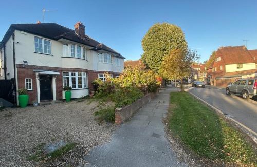 Cavendish Apartment | Private 1st Floor Semi Detatched House Full Setup!