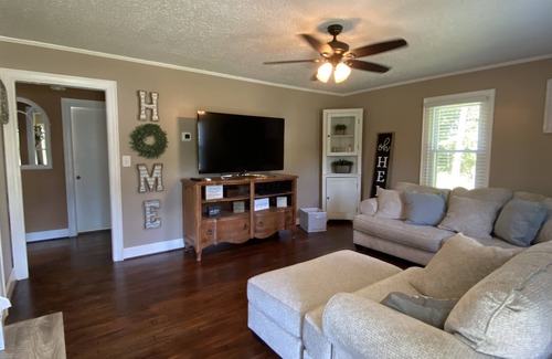 Mount Airy House | Private 2 Bedroom 1 Bath Charming House on 4 Acres