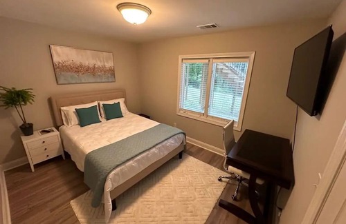 Sandy Springs House | Private 2 BR Mini Apt in Atlanta's Best Location