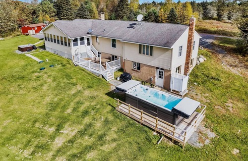 Blakeslee House | Private 22 Acres, Heated Pool Spa, Hot Tub, Game Room, Pool Table, Near Slopes