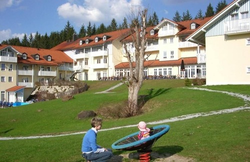 Lindberg Hotel | Private 27 m² double room in the Ahornhof, free use of pool+bath+sauna