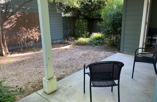 Chico House | Private 2b/1b house close to Enloe hospital and <1 mile from downtown