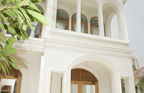 Phasi Charoen Villa | Private 3 Bedroom Pool Villa Riverside in Bangkok - 1 min from MRT Bang Phai