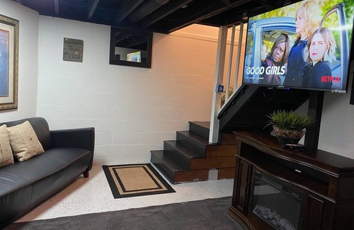 Wayne House | Private 4 BDRM- 2 BATHS house, 5 Miles from Downtown #7 ❤️